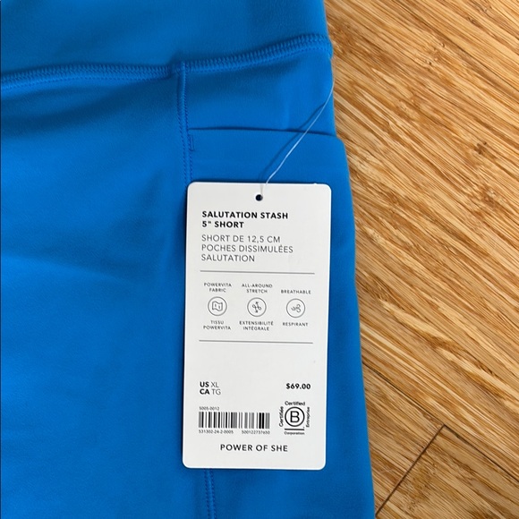 Athleta salutation stash 5” short in ultramarine - Picture 2 of 2